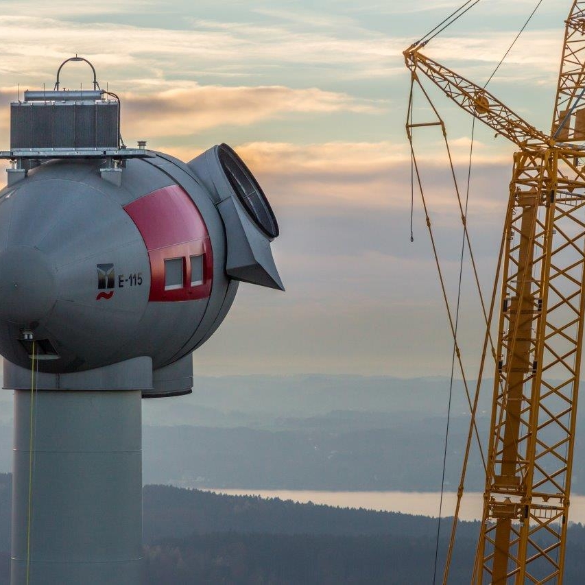 Gondel aus der Luft, Berg